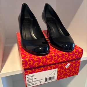 Tory Burch Leah Black Patent Leather Mid Heel Pumps
